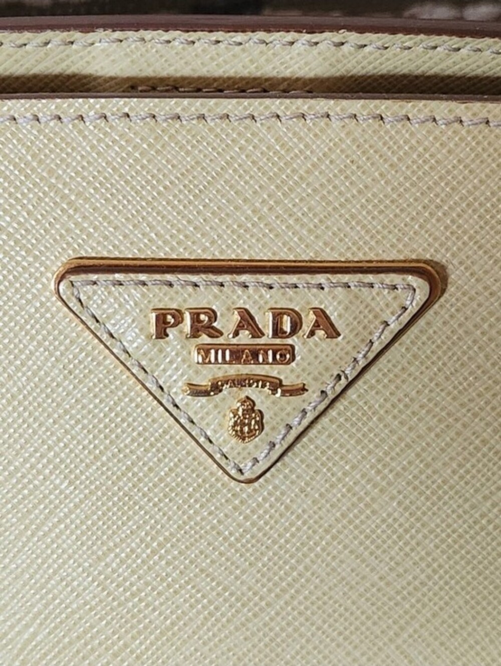 💛RARE Prada💛 - Bi-Color Ananas/Talco Saffiano Lux Leather Large Shopping Tote - Picture 6 of 16